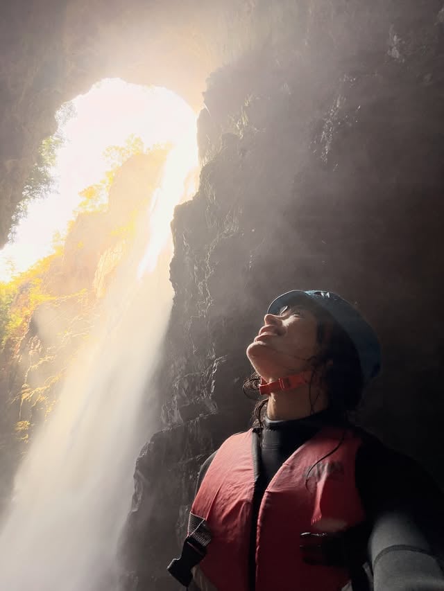 Eu queria que em fotos desse pra vcs entenderem como é sentir a trilha e cachoeira do Dragão 🐉… mas realmente só vivendo na pele 🙏🏾Gratidão ♾️ by @soualinecampos