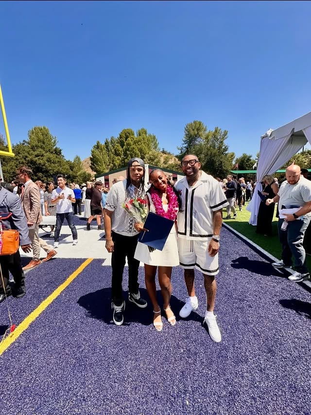 Somebody Just Graduated Middle School. 🤦🏽‍♂️ Time Is Not Slowing Down At All…I Can’t Believe My Baby Is About To Be A 9th Grader 😩 You’re Growing Up Too Fast lol Congrats To My Princess…The Real Super Star …Gia! 🙌🏽🙌🏽🙌🏽🙌🏽