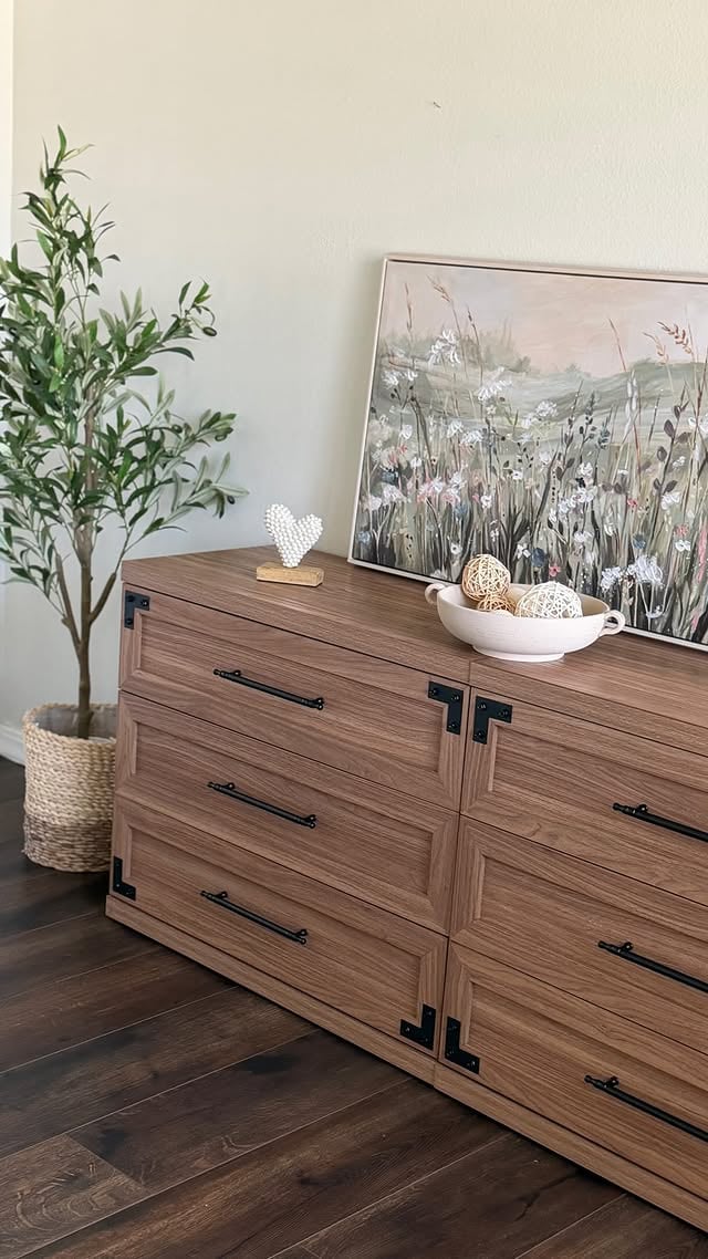 Some pieces are just too beautiful to keep in one room. 🤎
I originally got this SICOTAS nightstand for the bedroom, but the gorgeous wood grain, sleek black handles, and timeless design made it the perfect addition to my front living room instead. ✨@sicotas 

I love finding furniture that is both beautiful and functional, and this piece does exactly that. The spacious drawers keep everything organized while adding warmth, character, and a cozy designer feel to the space.

Whether you use it as a nightstand, end table, or extra storage piece, it’s one of those versatile finds that works beautifully anywhere in your home.

Which room would you style this in? 🤍

#SICOTAS #HomeDecor #LivingRoomDecor #ModernFarmhouse #HomeStyling

 Comment NIGHTSTAND and I’ll send you the link! ✨