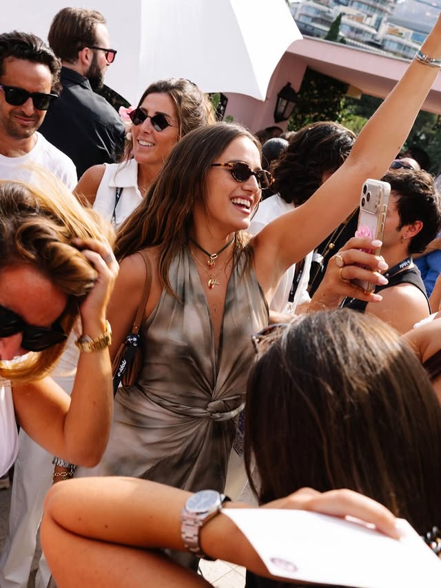 Three words : love • party • friends ♥️🏎️