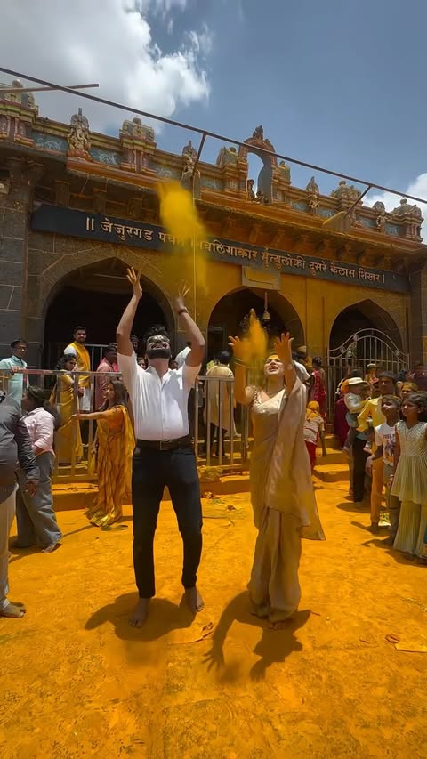 जेजुरी दर्शन🙇🚩

#khandoba #jejuritemple #janhavikillekar #bigbossmarathi #omyadav