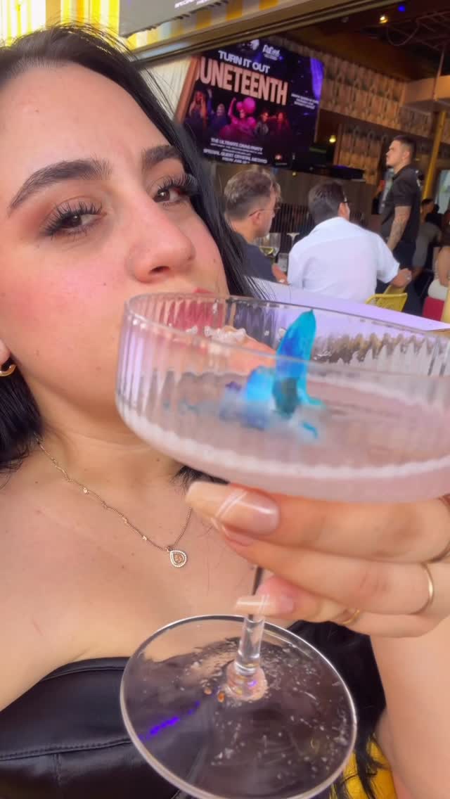 I thought I was going to brunch… and ended up at one of the craziest experiences in Miami 🤯🔥Amazing food, bottomless drinks, live entertainment, and a vibe you have to see for yourself.📍R House Wynwood2727 NW 2nd Ave, Miami, FLTag the friend you’d bring here 👇✨#RHouseWynwood #MiamiBrunch #WynwoodMiami #MiamiFoodie #MiamiEats by @rhousewynwood