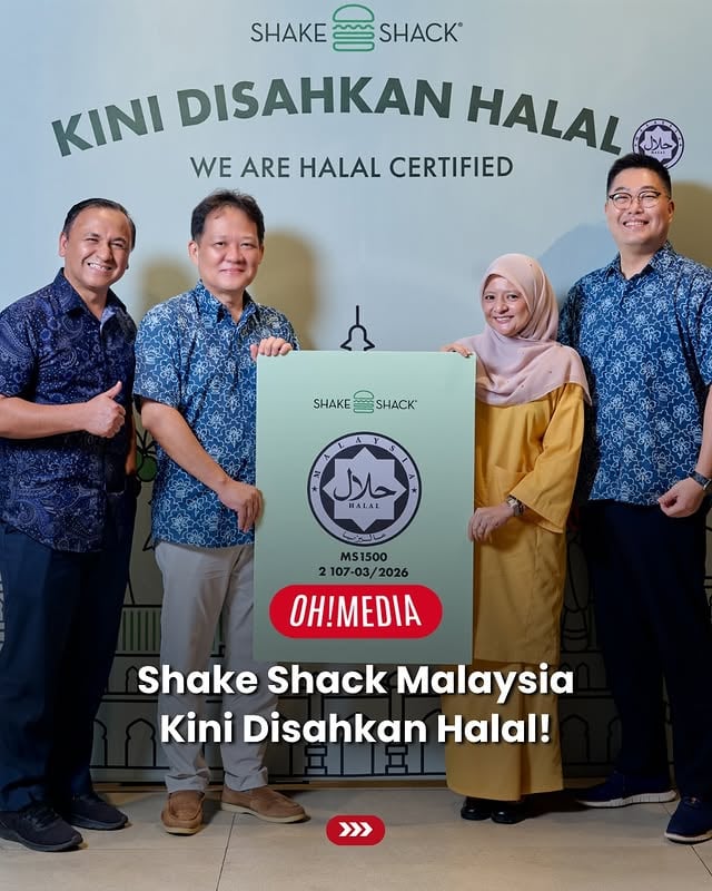 Alhamdulillah, kini kesemua empat cawangan Shake Shack Malaysia di Malaysia telah mendapat pengesahan halal secara rasmi oleh Jabatan Kemajuan Islam Malaysia (JAKIM).Pada majlis yang sama petang tadi Shake Shack Malaysia turut memperkenalkan produk baru mereka Menu Steakhouse, Tiramisu Shake serta koleksi barangan edisi terhad Shake Shack x bATIKTEKTURA. Go check it out guys.#ohmedia #shakeshack #halal by @ohmedia