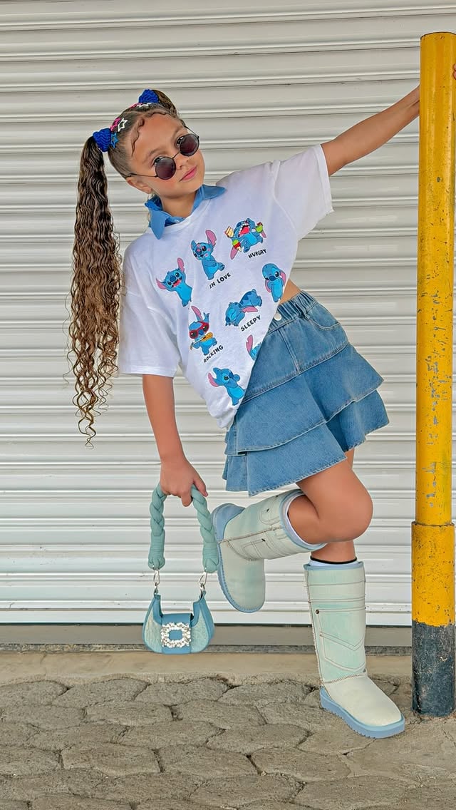 @NovaKids by @FashionNova 🌸

🔎 Mini The Oversized Cropped Tee - Pink
🔎 Le Chat Embroidered Denim Jorts - Grey