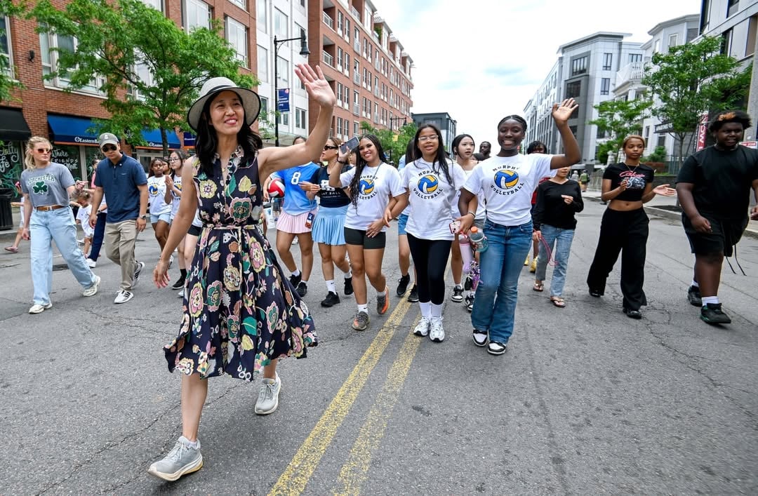 It was a pleasure to join residents and neighbors for this year’s Dot Day Parade!Thank you to all who showed up to celebrate the history and love in this community, and to all of our city staff and residents who made it possible.#Boston #Dorchester #DorchesterDayParade by @mayorwu