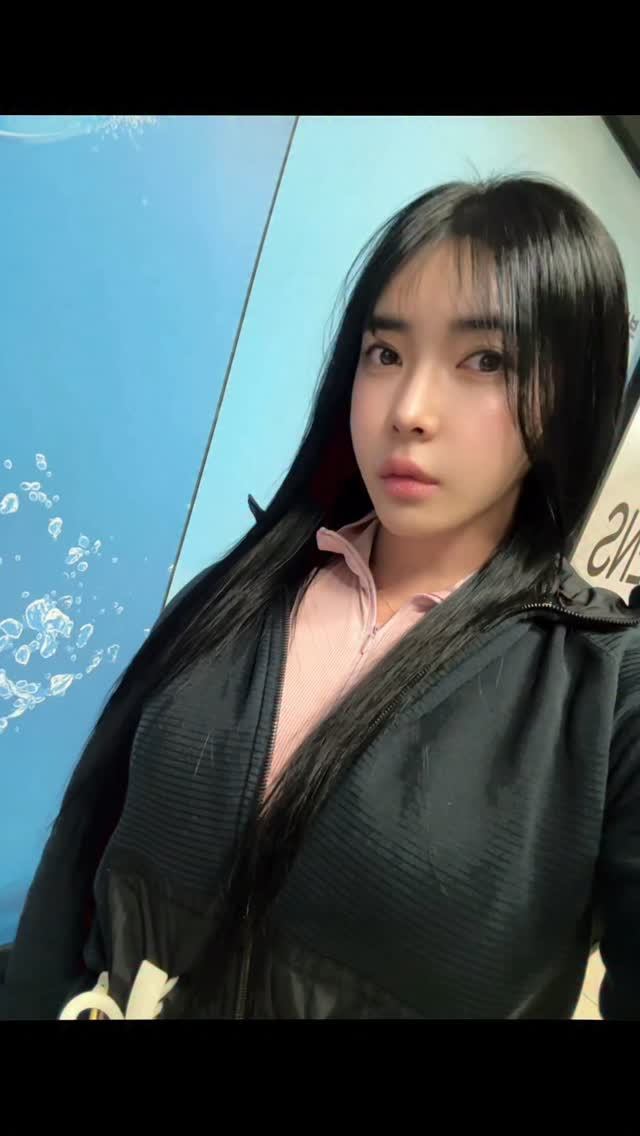 🖋️ㅡ“여자가 천사이기를 바란다면,먼저 그녀를 위한 천국을 만들어라.천사는 지옥에서 살지 않기 때문이다.”....#세상 by @vincero.8