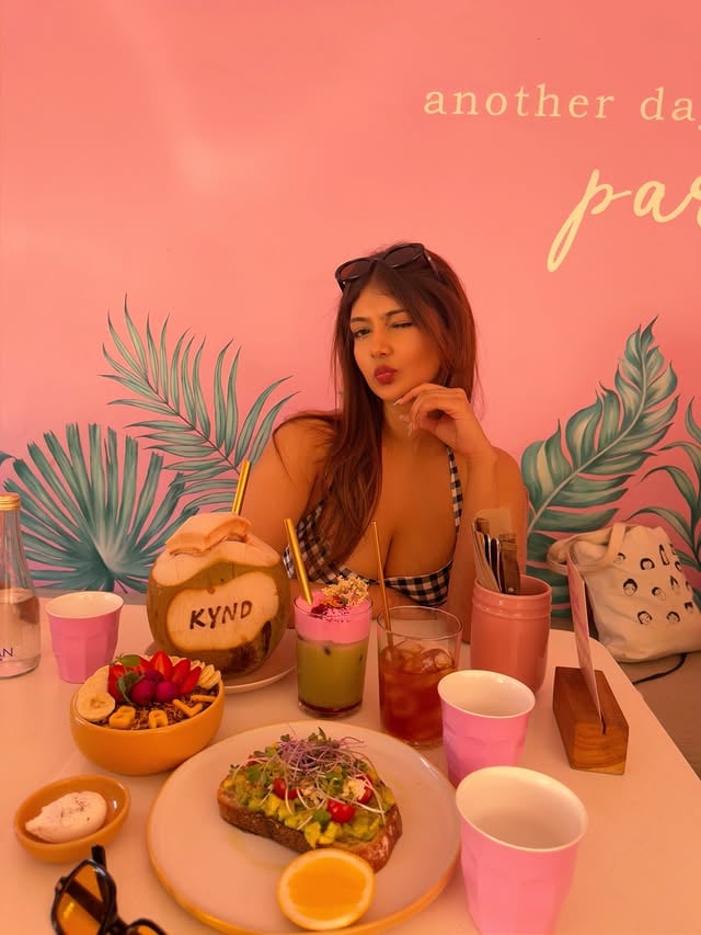 Pure harmony 🧘‍♀️💗✨ 
-
-
-
-
-
-
-
-
-
-
Outfit @nefsfinds 🤍
#bali #kyndcafebali #explore #explorepage suzzan