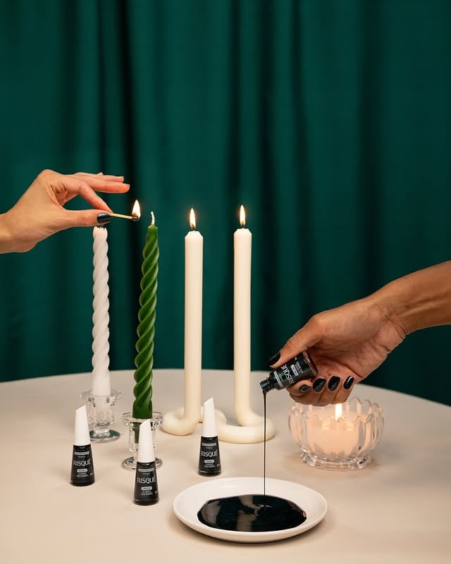 A vela acendeu, os astros se alinharam e a manifestação deu certo ✨🕯🔮A Louca dos Signos voltou pra ficar! 💅#EsmaltesRisqué #TaNasNossasMãos by @risqueoficial