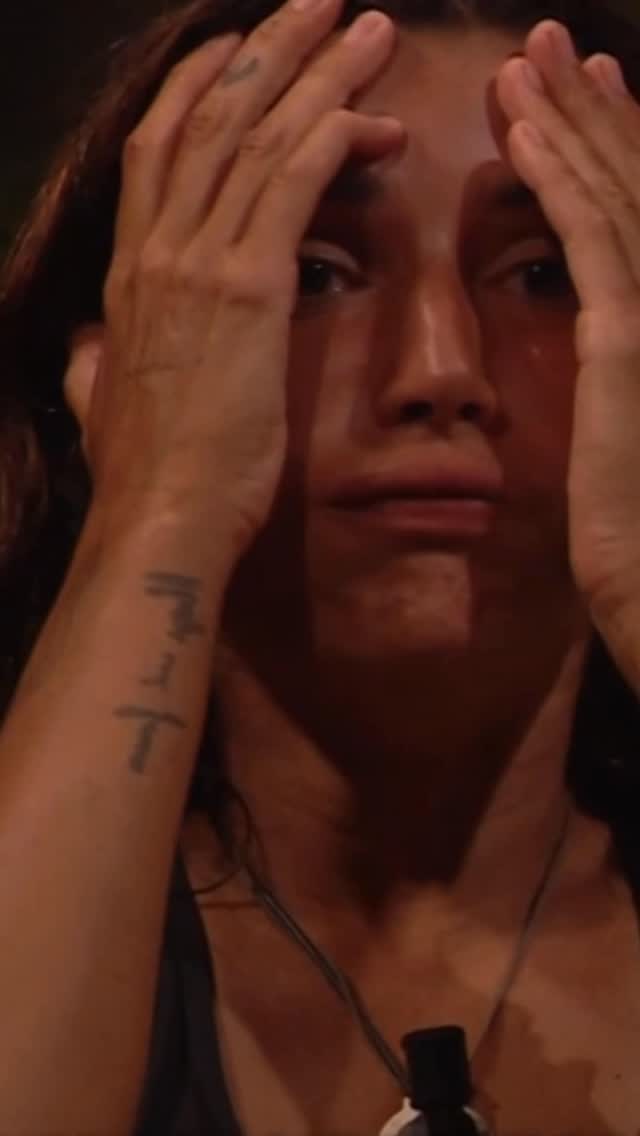 “Me veo mayor” 🙂‍↔️ Alba se ve en el espejo después de la aventura 🫂 #SVSemifinal 🌴