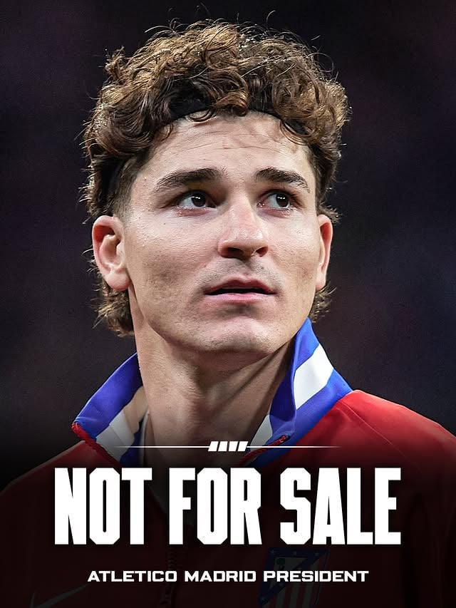 🚨 𝐁𝐑𝐄𝐀𝐊𝐈𝐍𝐆: Julián Álvarez is “𝐍𝐎𝐓 𝐅𝐎𝐑 𝐒𝐀𝐋𝐄”, announce Atlético Madrid president Enrique Cerezo ❤️🤍❌

“We do 𝐍𝐎𝐓 have any plans to let him leave”, told Chiringuito.

A 𝐒𝐓𝐑𝐎𝐍𝐆 𝐌𝐄𝐒𝐒𝐀𝐆𝐄 after Barcelona and Real bids 🔐🕷️